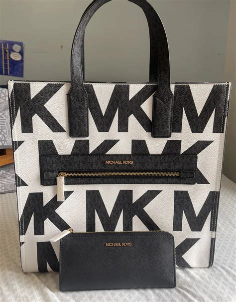 michael kors kenley tote|Michael Kors graphic logo purse.